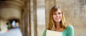 Jeune femme souriante Jeune femme souriante